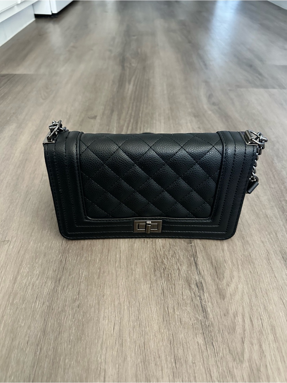 Classic Quilted Chain Shoulder Bag - Black